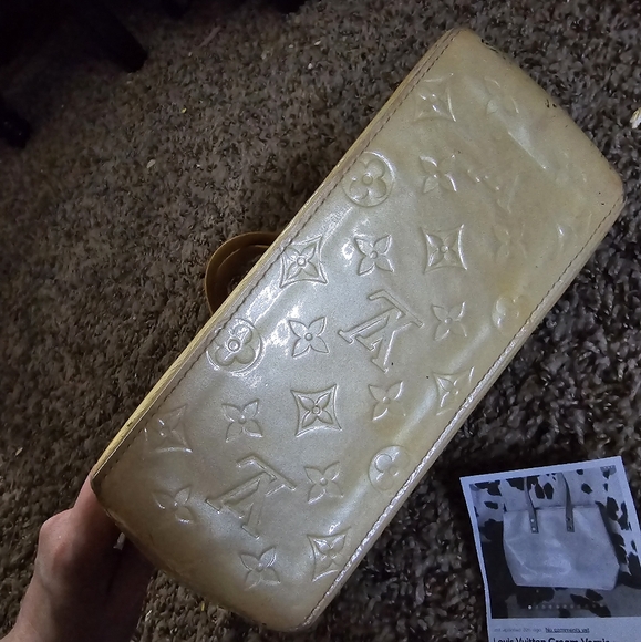 Louis Vutton Cream Color Vernis Bag (READ DESCRIPTION)(VERY USED) - Picture 4 of 14